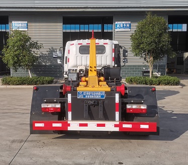 程力威牌CLW5120ZXXE6型车厢可卸式垃圾车