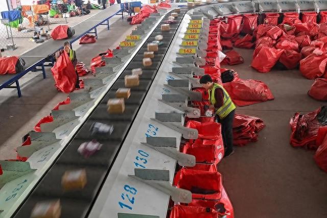 快递停运传闻下的真相:春节包裹收发及费用情况全知道