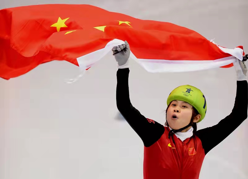 冬奥会精彩回顾!冰墩墩、谷爱凌、苏翊鸣等顶流令人难忘