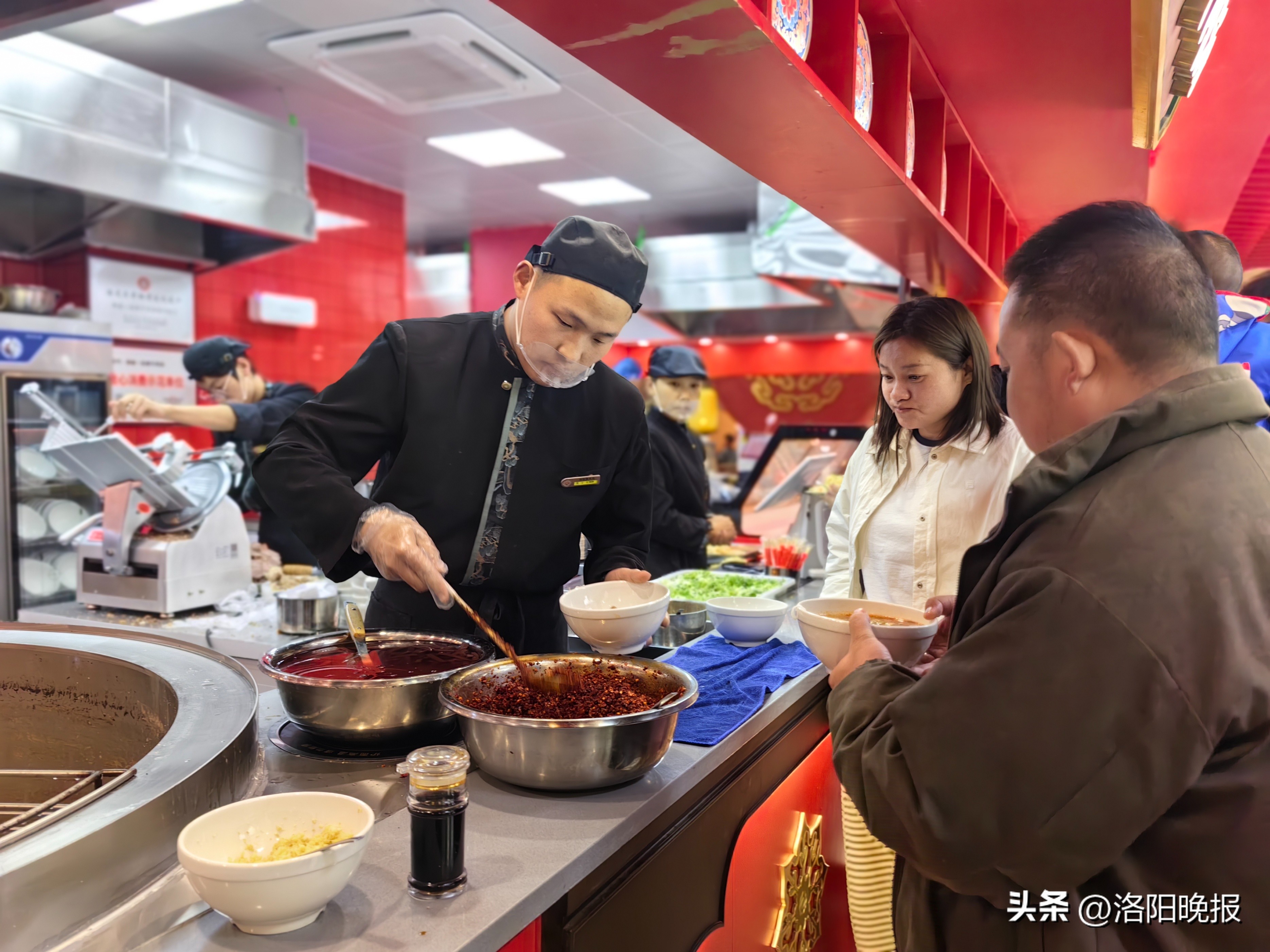 连霍高速洛阳服务区焕新,从补给站变文化客厅成网红打卡地