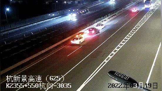 高速长时间占超车道低速行驶危害大，易追尾致拥堵