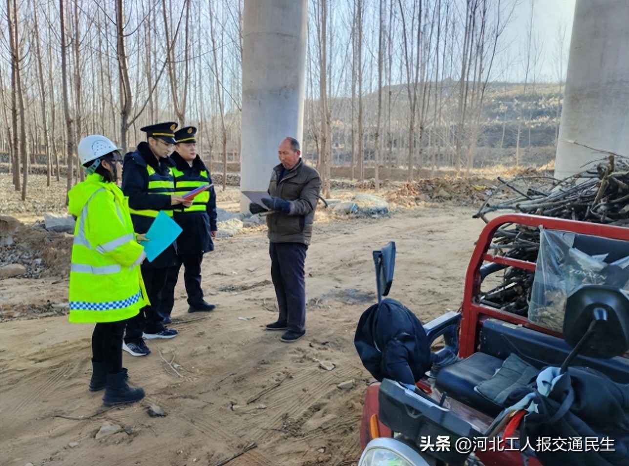 太行山高速石城养护工区联合整治高速桥梁安全隐患并宣传