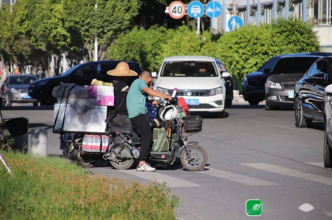 金平区和龙湖区交通路口晚高峰不文明行为及违章高发地曝光