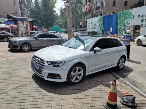 烟台交警曝光违停行为,整治活动持续开展,违停后果要知道