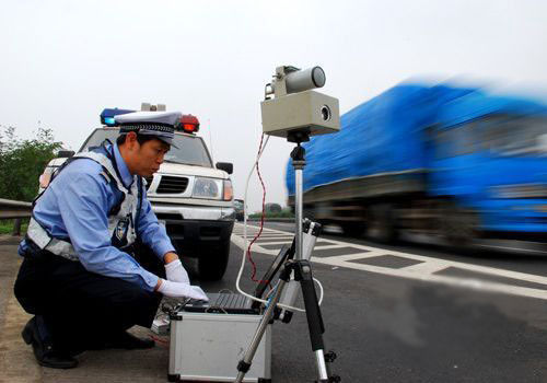 高速测速方式大揭秘:区间测速与固定测速原理全知道