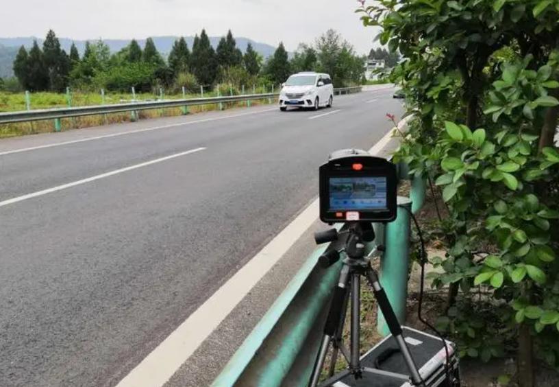 老司机头疼超速违章,了解高速测速方式避免扣分罚款