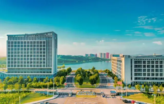 江科大重视学生升学就业,多举措提升升学率与就业率