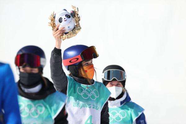 谷爱凌冬奥会夺冠,颁发纪念品仪式精彩瞬间全记录