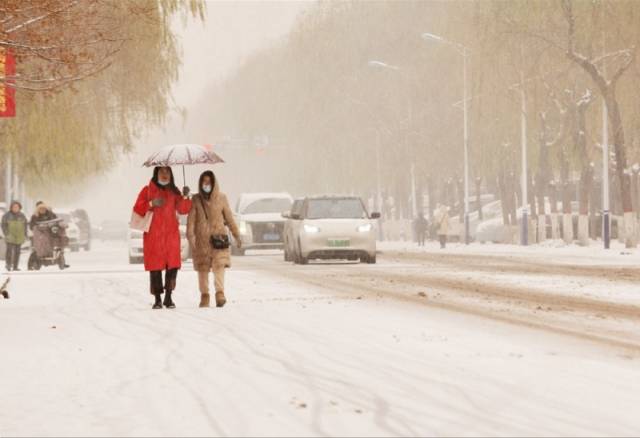 石家庄重污染天气红色预警,机动车单双号限行通知及相关情况