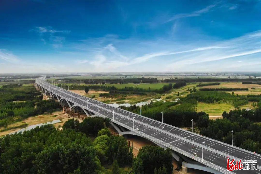 今日9时京哈、京藏等高速因雨部分路段禁止车辆上道