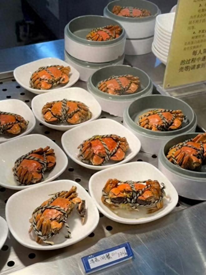 浙江大学食堂8.8元螃蟹成热搜，高校食堂菜品价格引关注
