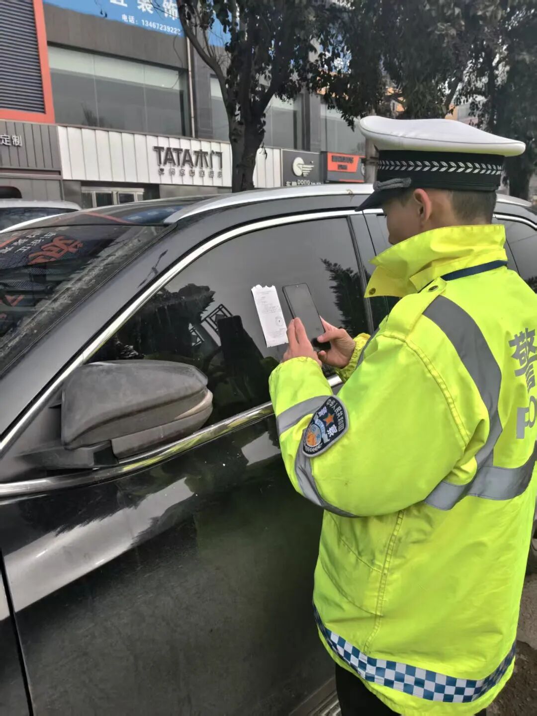 稷山县整治城区重点路段交通秩序,规范停车消除隐患