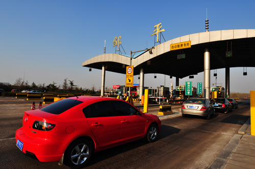 清明高速免费,不同车型高速收费咋算?和公里数啥关系?