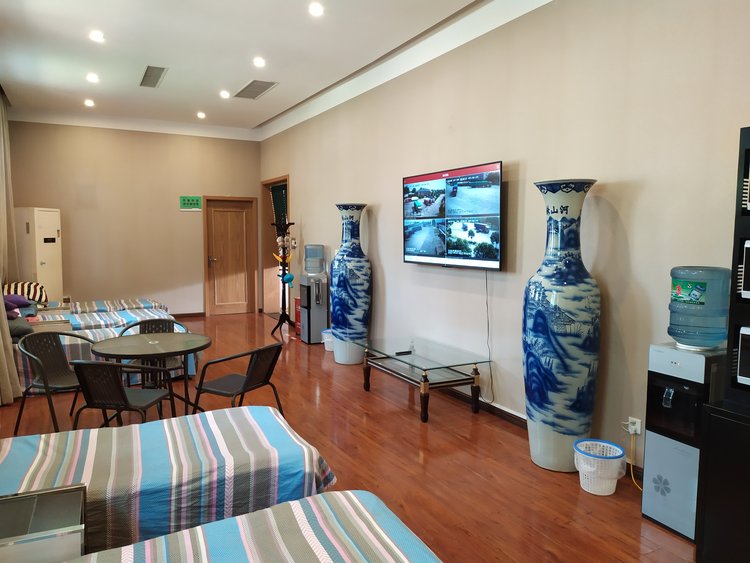 京港澳高速安阳服务区餐饮超棒,还有贴心设施供司机修整