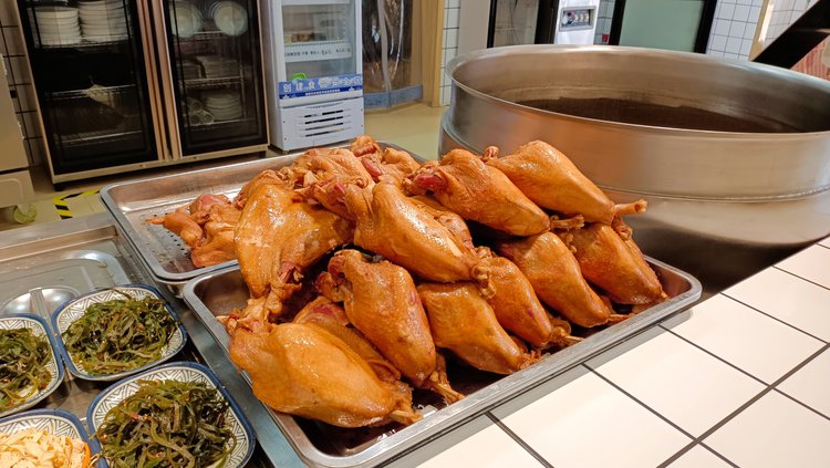 京港澳高速安阳服务区餐饮超棒,还有贴心设施供司机修整