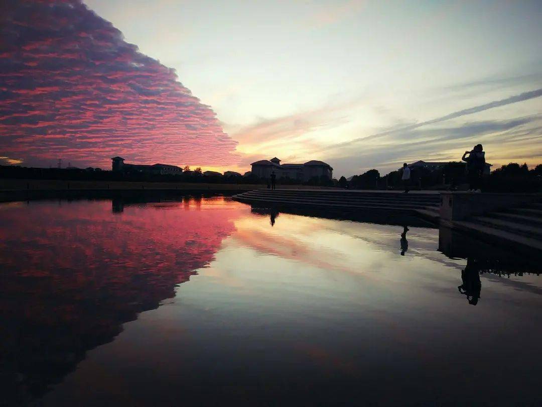 盘点八大图书馆之最,看看你的大学图书馆有没有上榜?